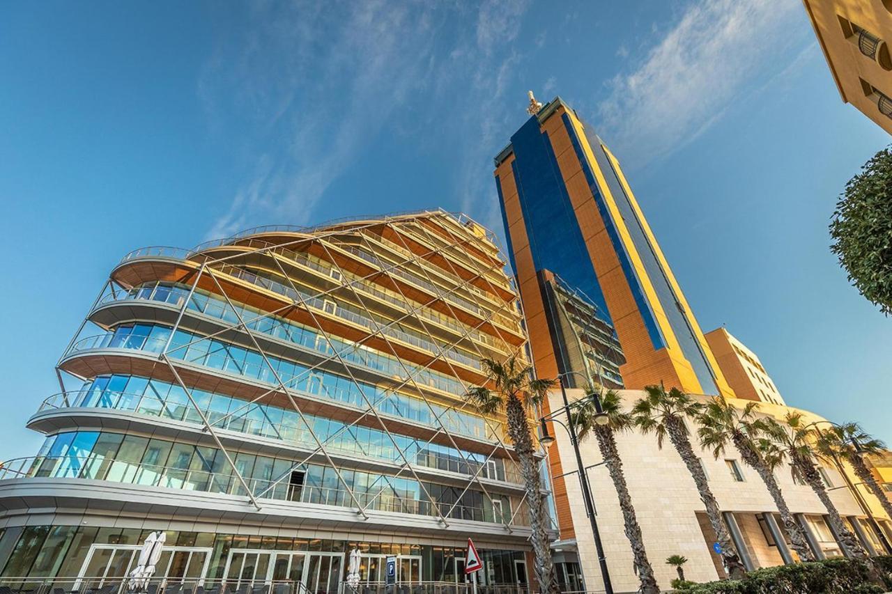 Cosy Apartment Steps To St George'S Bay سانت جوليان المظهر الخارجي الصورة